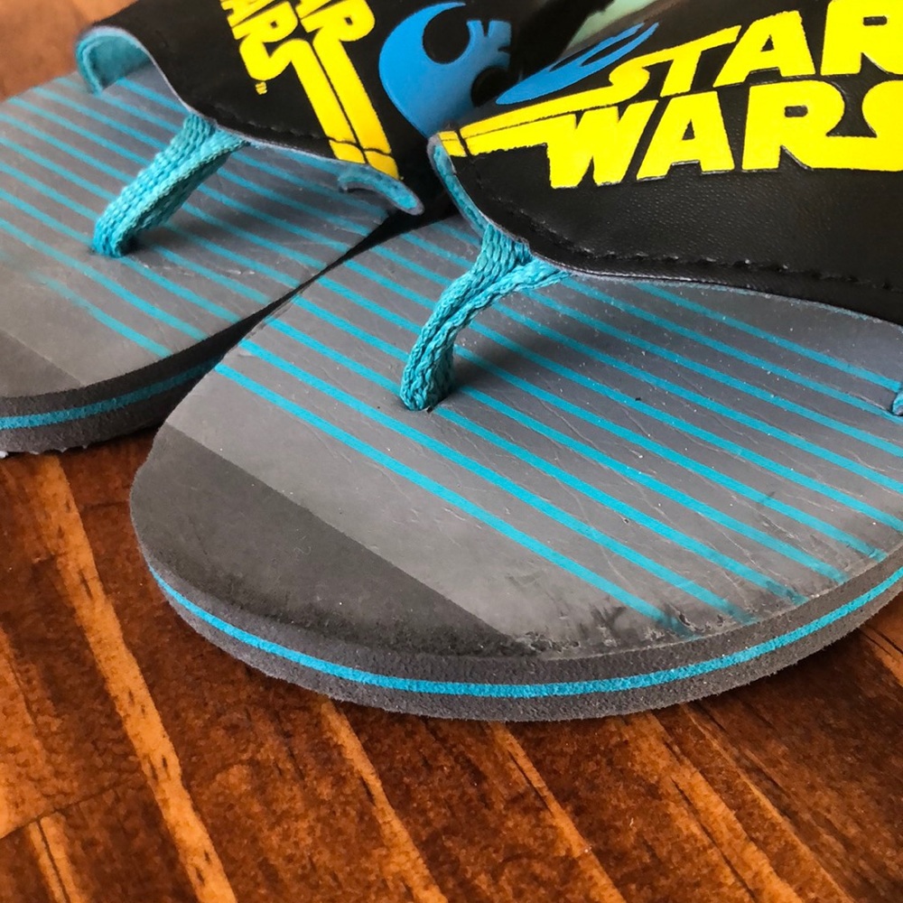 Star Wars Flip Flops - Picture 3 of 3